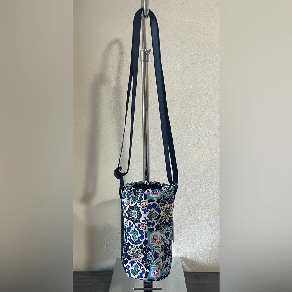 🏋️‍♀️ Vera Bradley Lighten Up Water Bottle Crossbody NWT